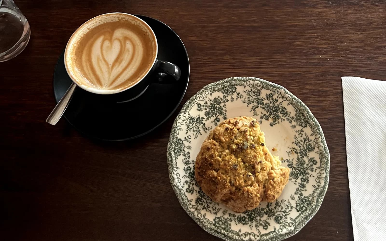 MomO Coffee Shop